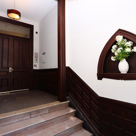 Stylish Studio On Newbury St #3 Бостон Экстерьер фото