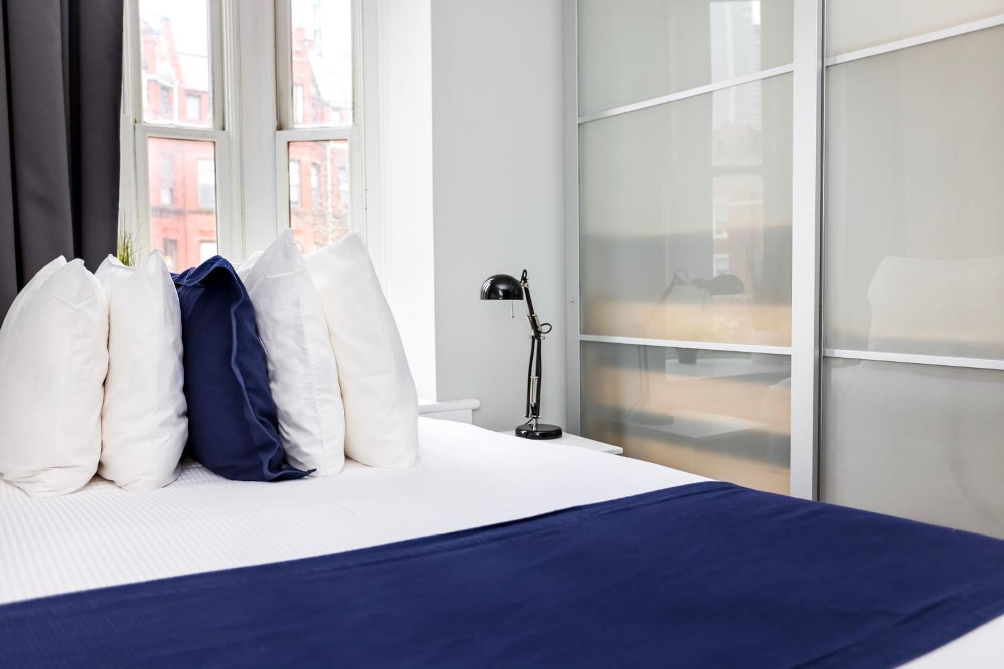 Stylish Studio On Newbury St #3 Бостон Экстерьер фото