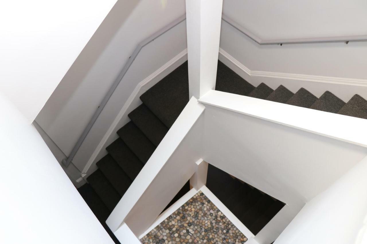 Stylish Studio On Newbury St #3 Бостон Экстерьер фото