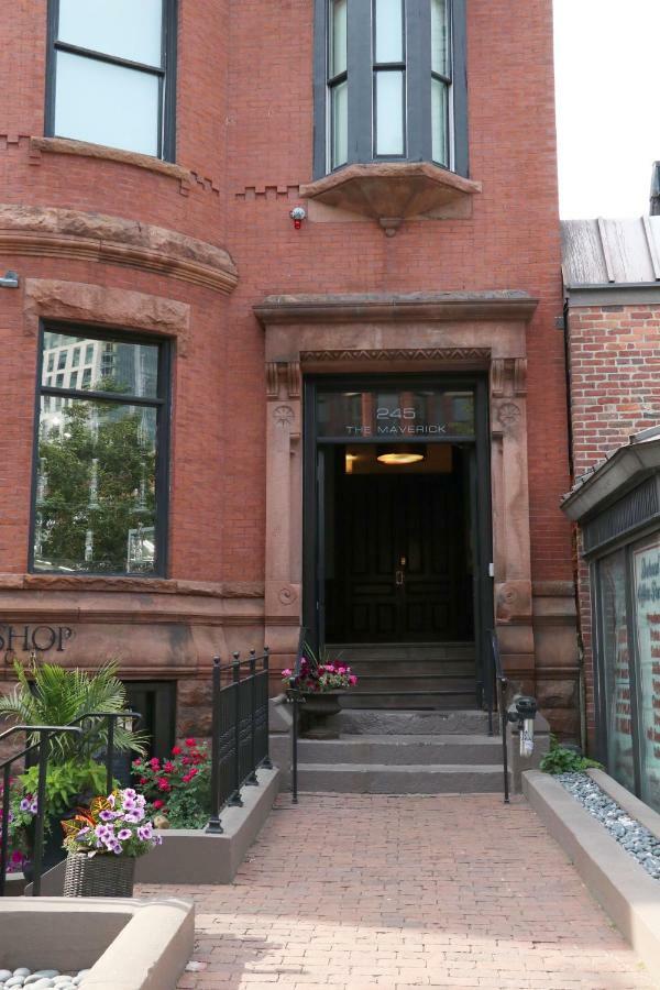 Stylish Studio On Newbury St #3 Бостон Экстерьер фото
